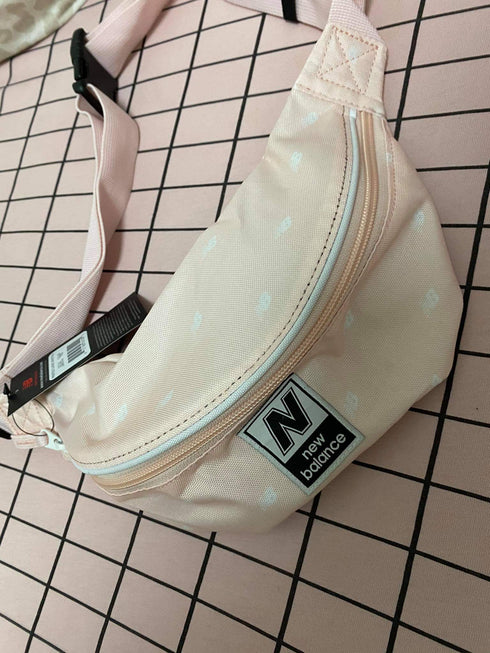 New Balance New Pouch פאוץ' ניו באלאנס לנשים